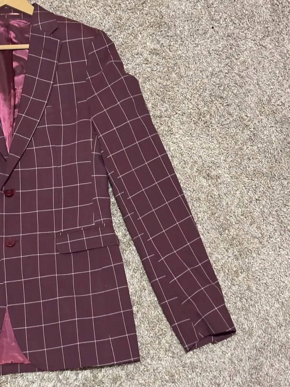 boohooMAN Men's Windowpane Check Slim Fit Suit Blazer in Burgundy